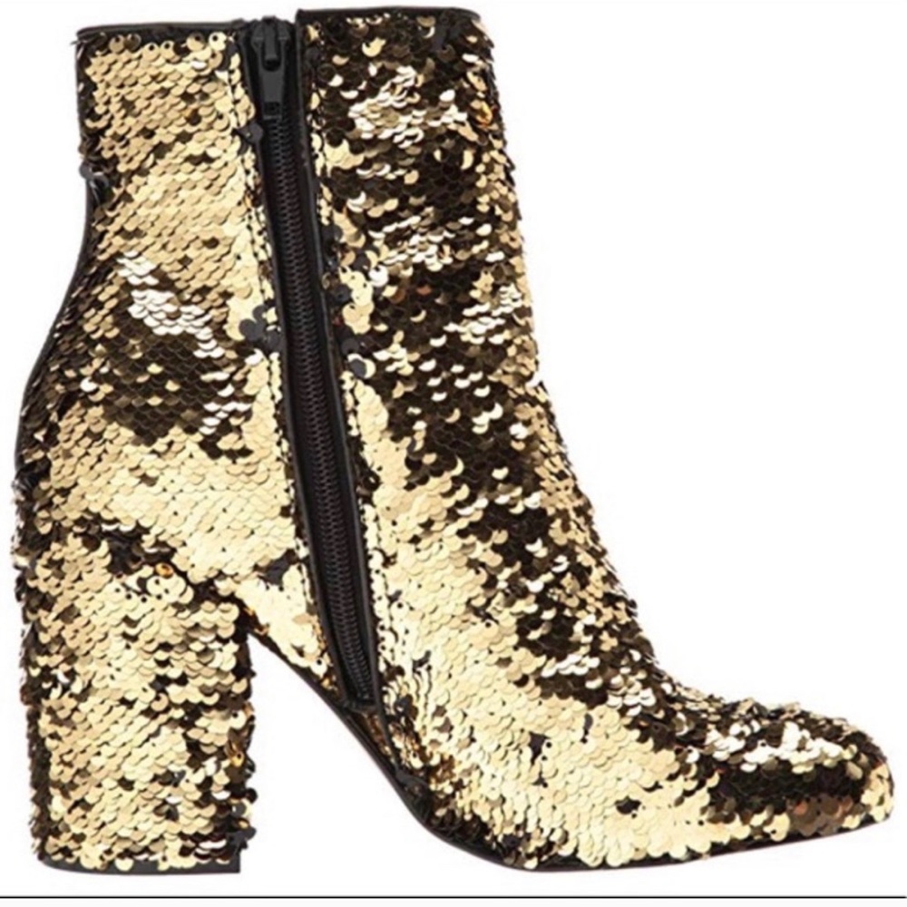 ⭐️Steve Madden Black/gold Sequin Booties🖤